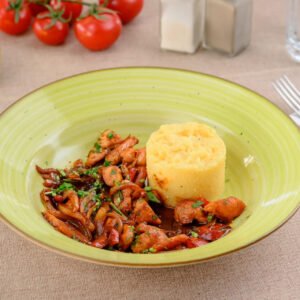 Restaurant The Bridge - Tocăniță de Curcan cu Mămăliguță